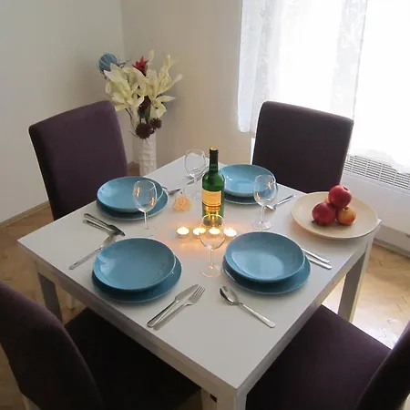 Sunny Apart Close To Charles Bridge Apartment