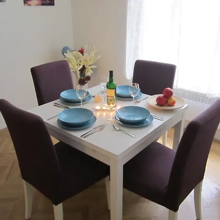 Sunny Apart Close To Charles Bridge Apartment *