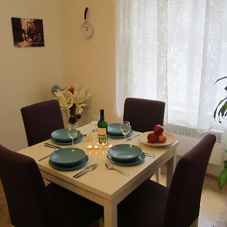 Sunny Apart Close To Charles Bridge Apartment
