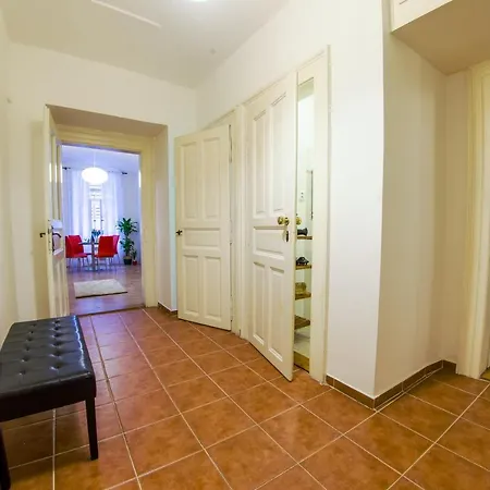 Sunny Apart Close To Charles Bridge Apartment *