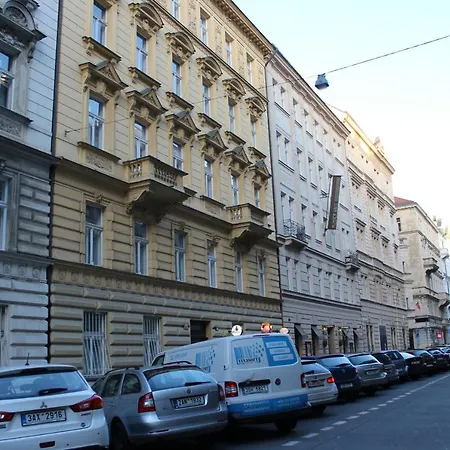 Sunny Apart Close To Charles Bridge * Prague